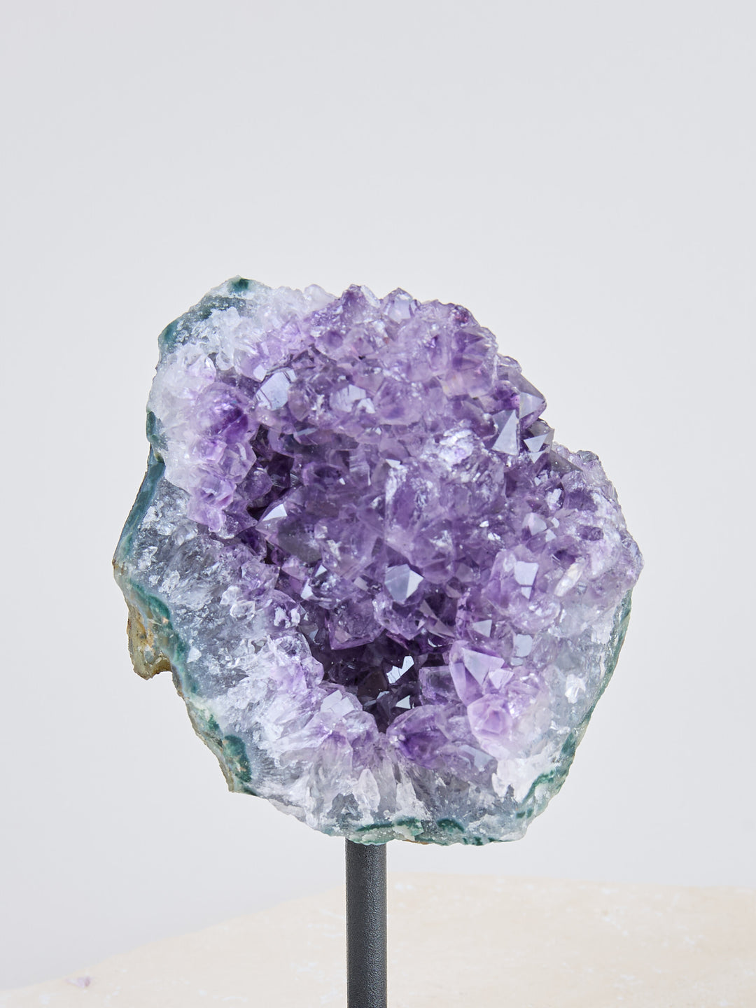 Amethyst Druse auf Ständer