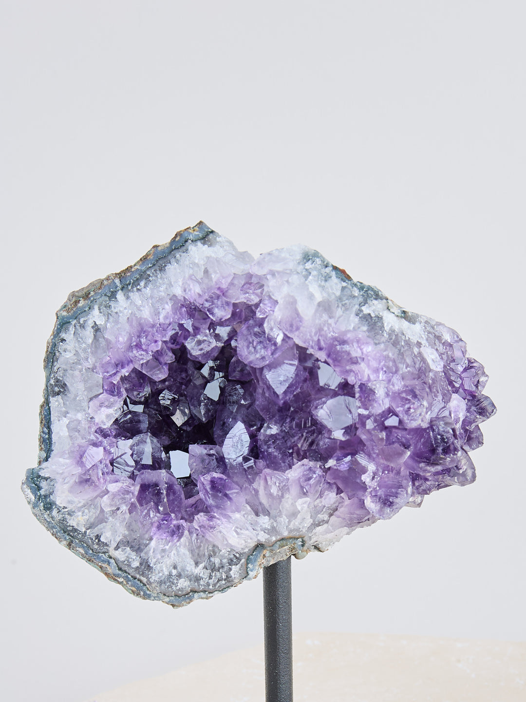 Amethyst Druse auf Ständer