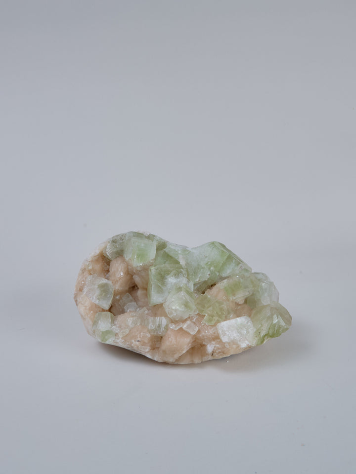 Apophylith Stufe grün mit Stilbite
