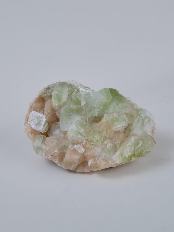 Apophylith Stufe grün mit Stilbite