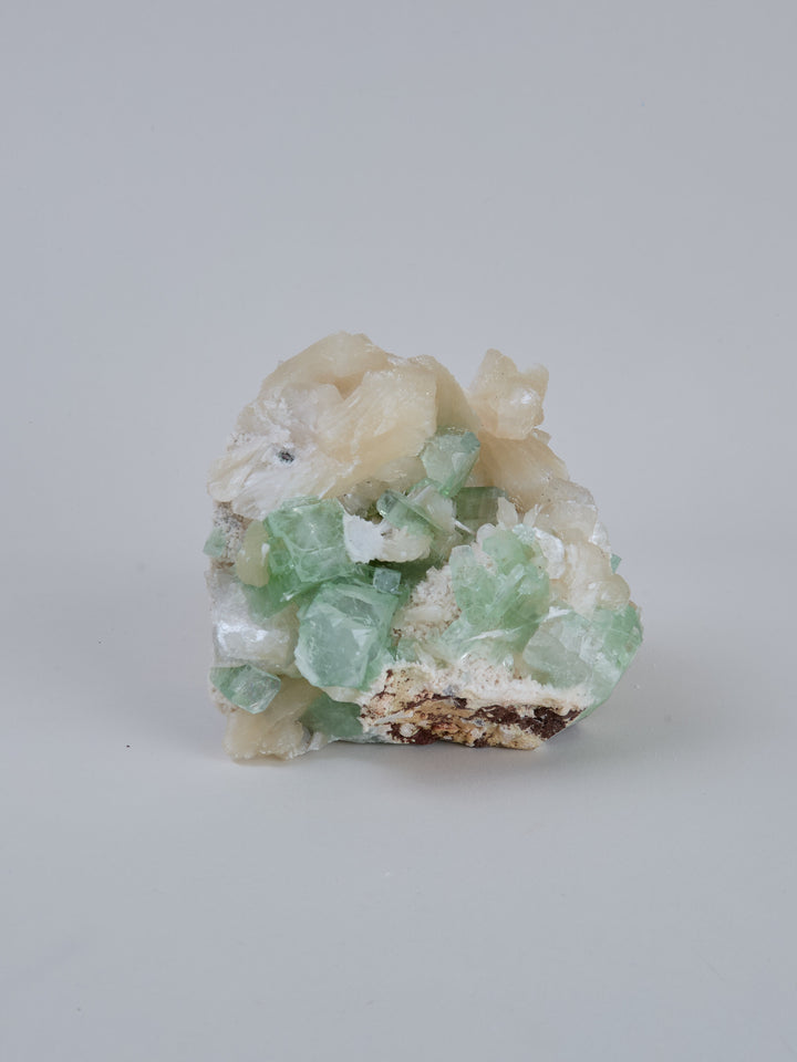 Apophylith Stufe grün mit Stilbite