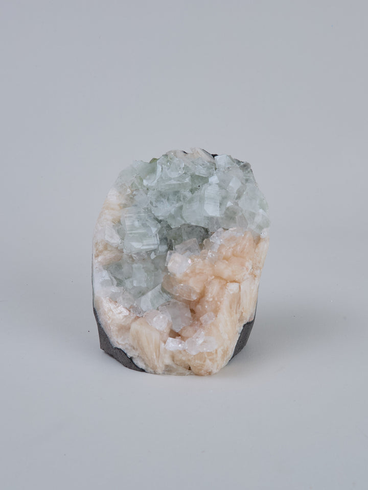 Apophylith Stufe grün mit Stilbite