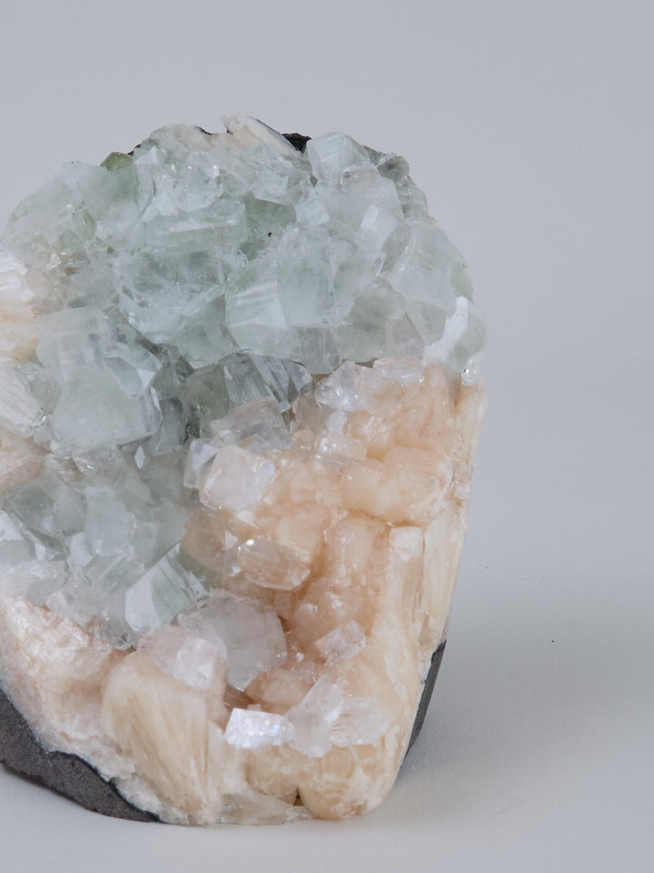 Apophylith Stufe grün mit Stilbite