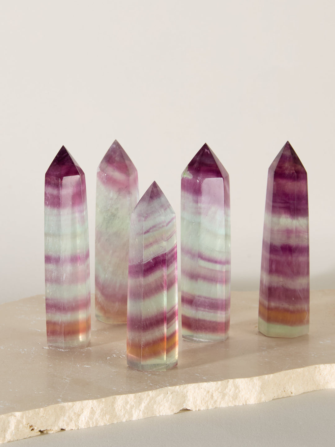 Regenbogen Fluorit Spitze