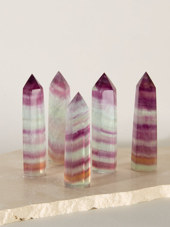 Regenbogen Fluorit Spitze