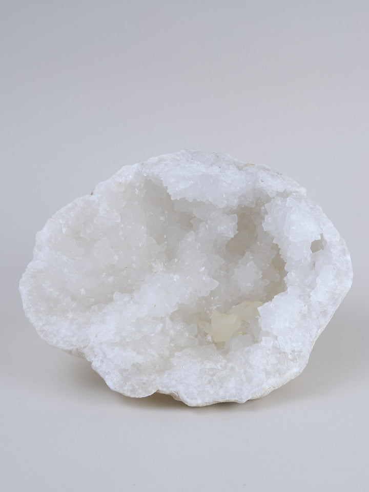 Bergkristall Geode mit Calcit