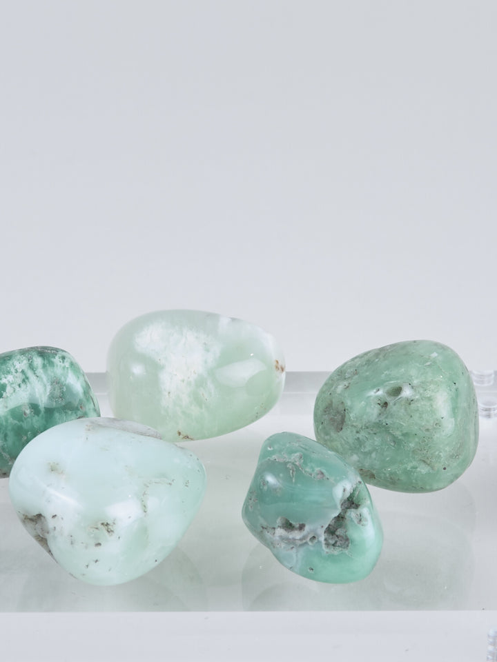 Chrysopras mit Einschlüssen