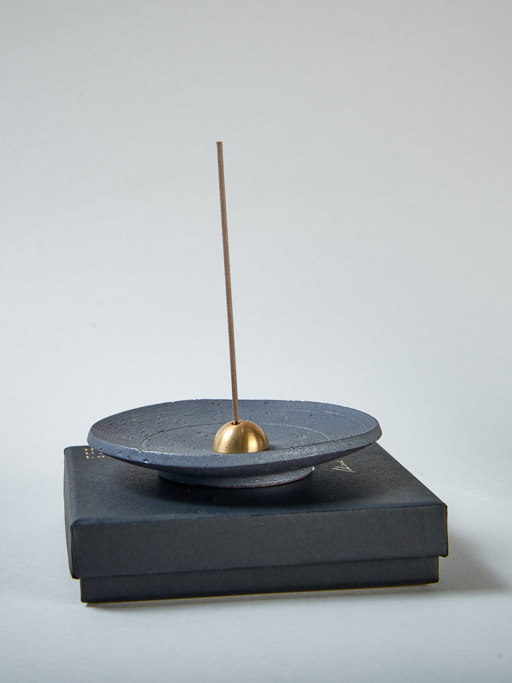 Black Volcanic Räucherstäbchenhalter